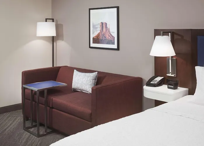 Hotel Hampton & Downtown 3*