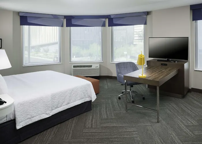 Hampton & Downtown Hotel 3*